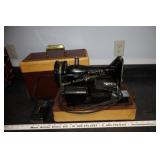 Antique Singer sewing machine 991K in Singer case