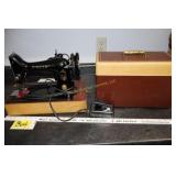 Antique Singer sewing machine 991K in Singer case