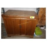 Smart by Pfaff sewing machine in cabinet w/