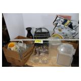 Bee dinner ware & decor