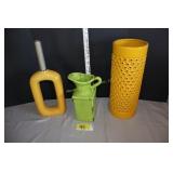 3 decorative vases
