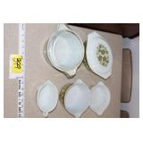 5 Pyrex Dishes