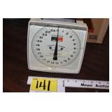 Hanson scale w/original box