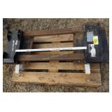 MDS adapter Allied 495 bolt on to Farmhand 258