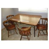 Table w/leaf & 4 Chairs