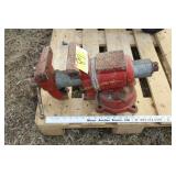 Olympia 5' bench vise