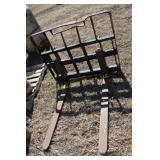 MDS pallet forks Farmhand 258 mount