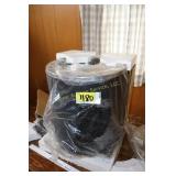 Thermos Big Easy turkey oilless fryer - NEW