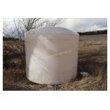 Poly tank approx 1800 gal