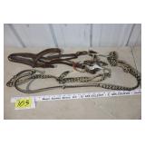 Ported chain bit on bridle