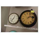 2 Clocks