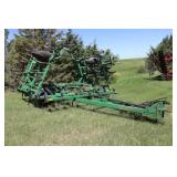 John Deere 960 Field Cultivator 25