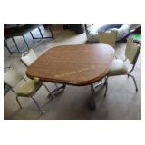 table w/ 4 chairs