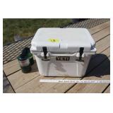 Yeti 20 cooler & 2 propane canisters