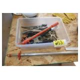 livestock syringes & taggers