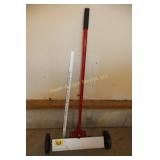24" magnet sweeper
