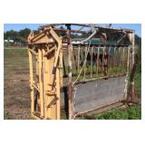 Squeeze Chute w/ For-most Head Gate & wheels