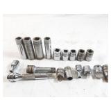 17 pieces of Snap-on sockets and 1 MAC socket.