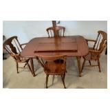 Dining Room Table And Chairs And 2 Extra Leaves