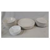 Dish Lot including 5 Dinner Plates, 9 Salad
