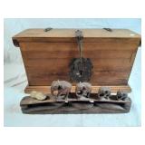 Segusin Small decor box with metal hinges and