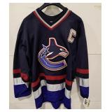 NWT Vancouver Canucks Naslund #19 jersey. Size 52