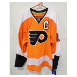 NWT Philadelphia Flyers Pronger #20 jersey. Size