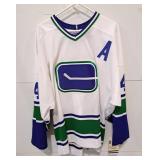 NWT Vancouver Canucks Bertuzzi #44 jersey. Size