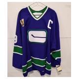 NWT Vancouver Canucks Naslund #19 jersey. Size 56