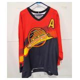 Vancouver Canucks Bure #96 jersey. Size 52