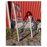 Aluminum 5 rung a frame ladder and 3 rung a frame