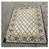 Floral carpet 47" x 67"