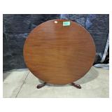 Vintage flip top coffee table. 35 1/2" l x 35