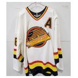 Vancouver Canucks Bure #96 jersey. Size 52
