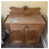 Washbasin stand with Moustache pull handle