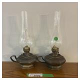 2 matching tin bottomed oil lamps 12in Tall