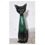 BMP-style sitting cat statue