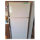 General Electric Fridge with freezer