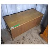 Crown furniture limited blanket box with 4