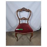 Victorian style balloon-back side chair with a