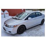 2011 Honda Civic. 60,725 +/- Kms