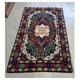 Beautiful Handknotted Wool Rug - 60"Wx94"L
