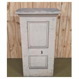 Standing lectern with shelf