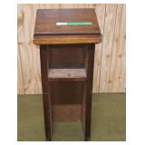 Standing lectern with shelf