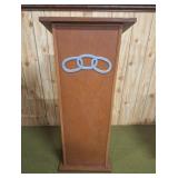 Standing lectern with shelf