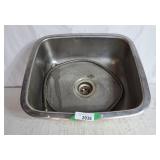 Metal sink 19" x17" x7"
