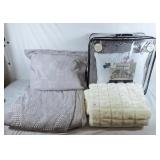Kensie Home full/ queen comforter set, tahari