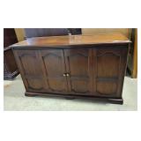English-style bar / cabinet  with lift top