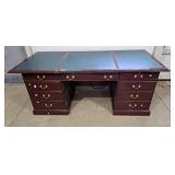 Executive doctor / lawyer desk