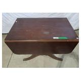 Duncan Phyfe Style Drop leaf table